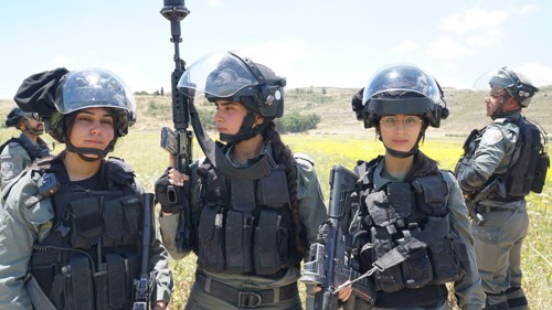 לוחמות מג"ב בזמן פעילות בשטח (מקור: ארכיון מג"ב)